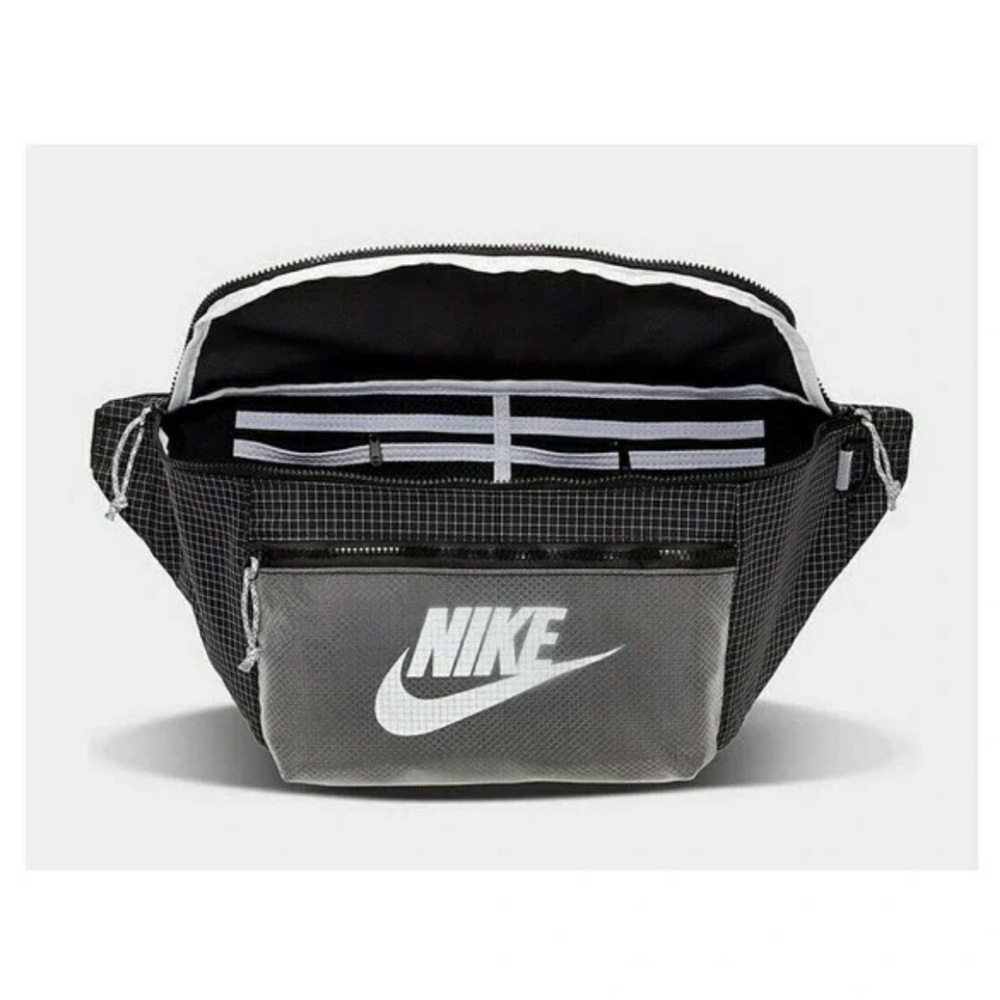 Nike - Picture 5 of 6